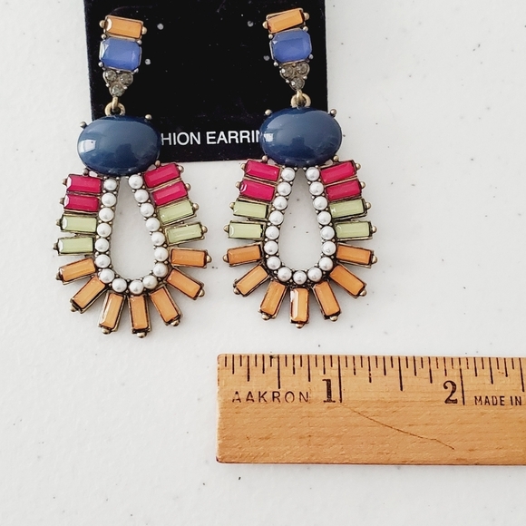 Taramanda Multicolored Dangle Post Earrings Beaded Wearable Art NEW Bold - Picture 6 of 8